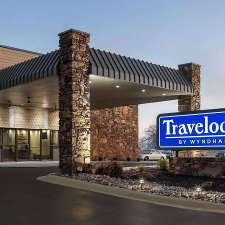 Travelodge By Wyndham Coffeyville Экстерьер фото